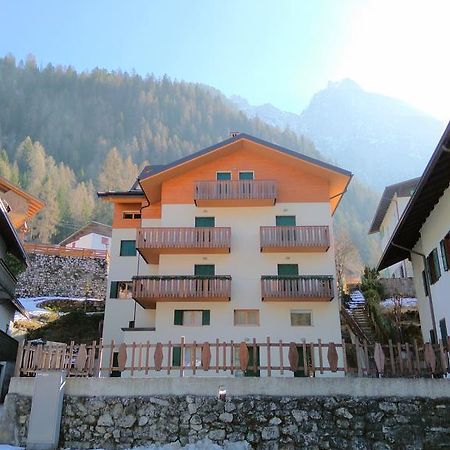 شقة Dolomites Seasons أليغ المظهر الخارجي الصورة