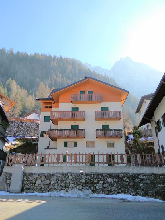 شقة Dolomites Seasons أليغ المظهر الخارجي الصورة